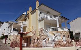 Artemis Luxury Villa